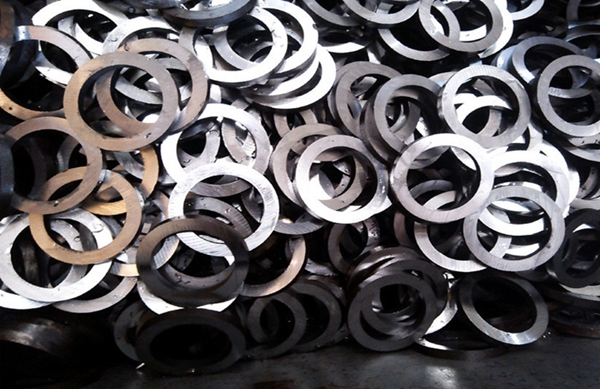 冷鋸機(jī)的切割鋸片耐用嗎,一張鋸片可以切多少刀料